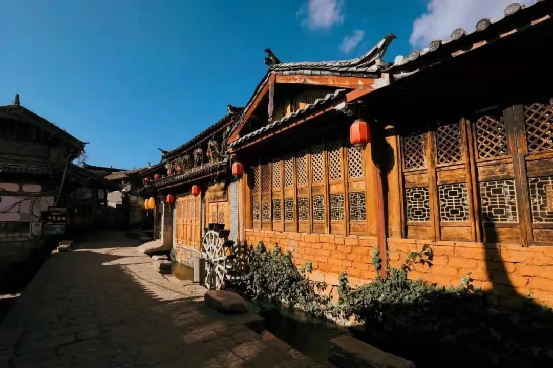 來束河古鎮(zhèn)，住一住，喝喝茶，收收心